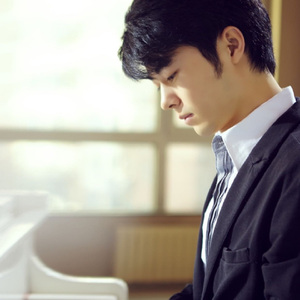 美女自己扒开内👙结男生看个够
